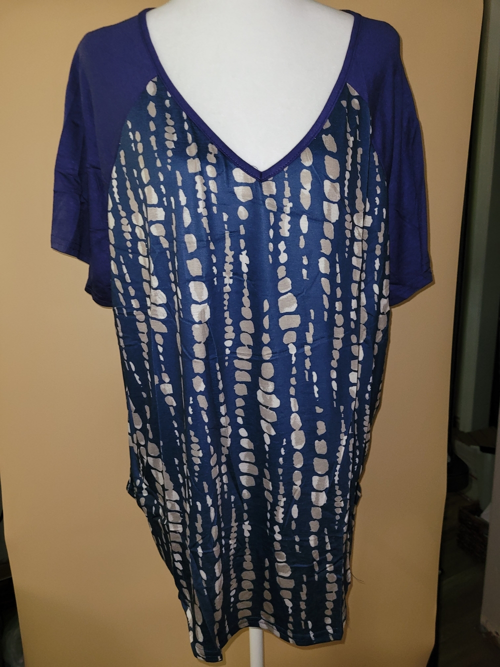 Women’s Blue V-Neck Short Sleeve Printed Tunic